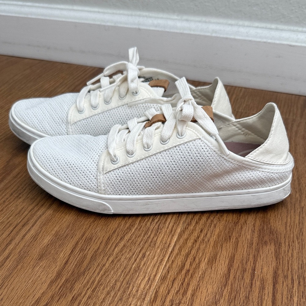 Women's White Casual Sneakers